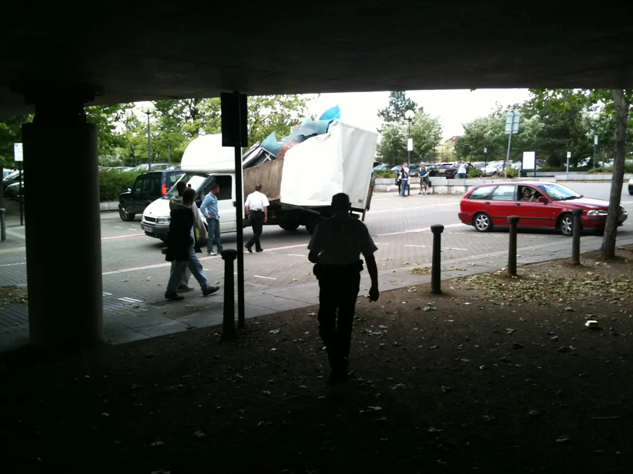 Youths shell out higher amounts on groceries, commuting, eateries, and dining venues.