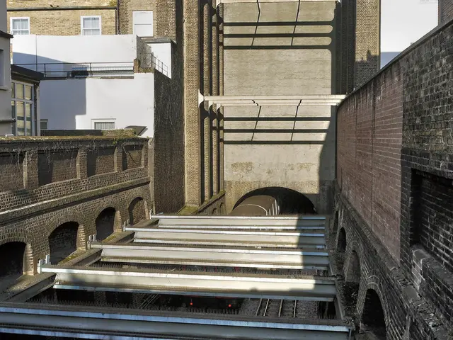 A multiplicity of road options exist as an alternative to the Gotthard tunnel route.