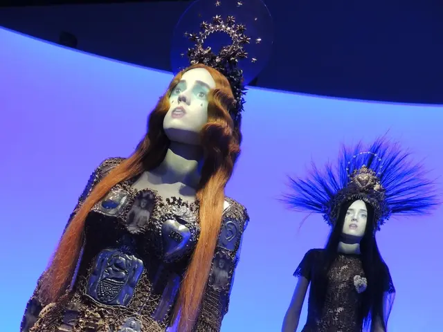 Exploring the Harmony between Contemporary Technologies and Ancient Lifestyle Customs