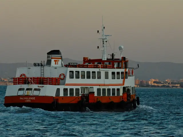 Young sailor Robin Lee Graham charts a record-breaking solo voyage around the globe at a young age.