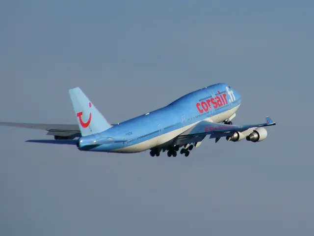 Delta Aircraft Wings Seemingly Collides with Empty Plane During Pushback in Atlanta Airport