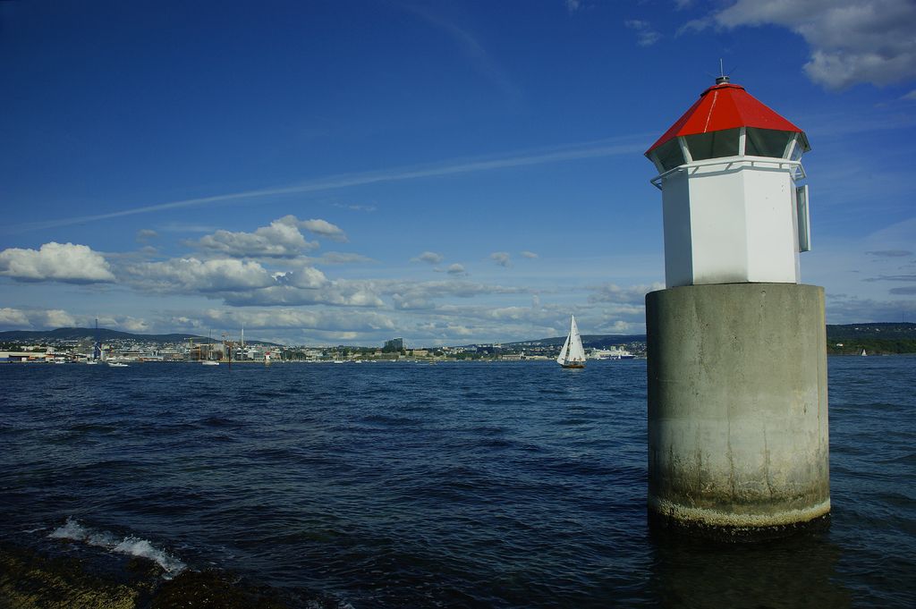 Navigating Burano's Kaleidoscopic Maze: A Vibrant Journey Through Italy's Colourful Isle